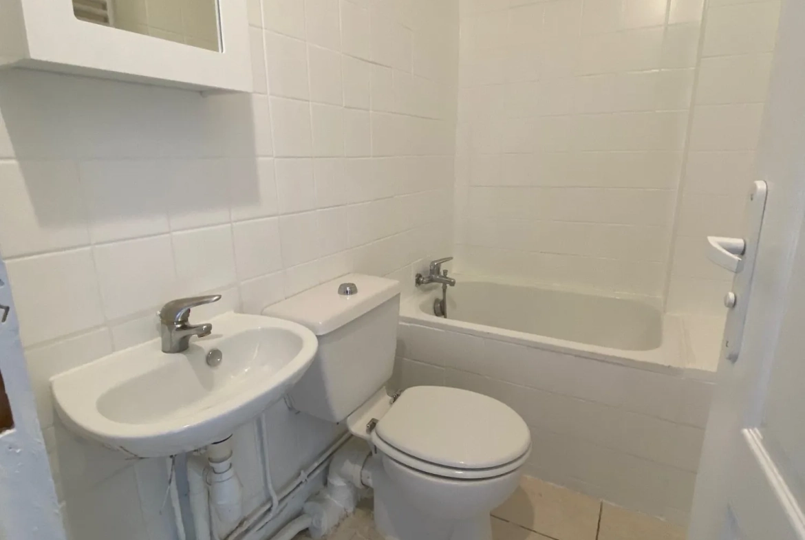 Appartement 2 pièces rénové avec cave à Alfortville secteur Mairie 