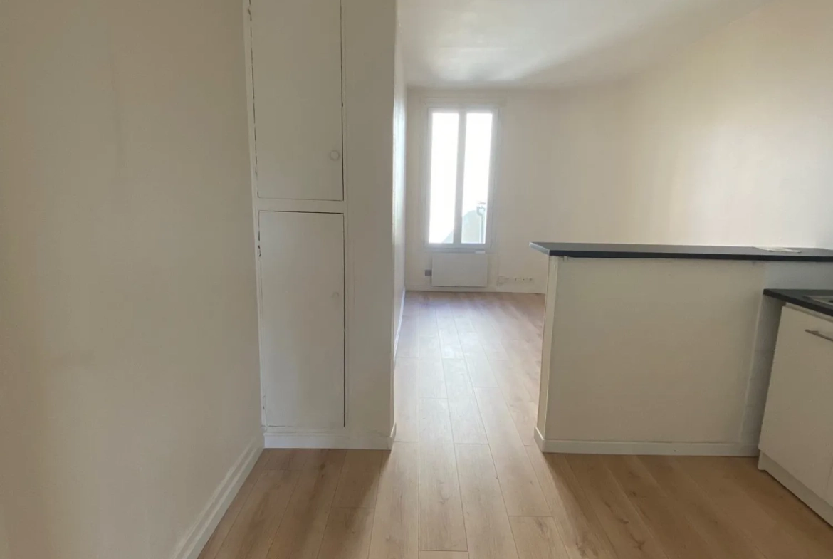 Appartement 2 pièces rénové avec cave à Alfortville secteur Mairie 