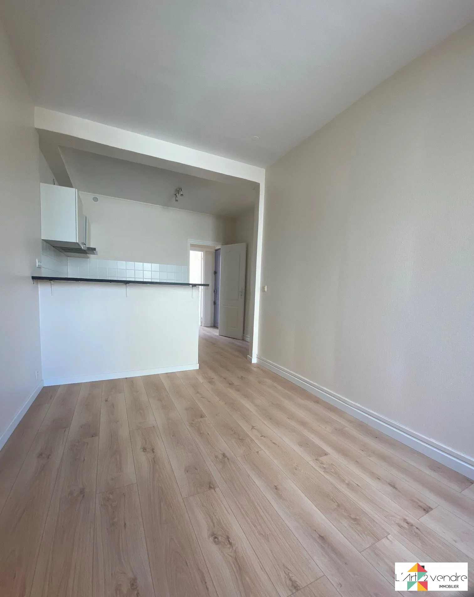 Appartement 2 pièces rénové avec cave à Alfortville secteur Mairie 