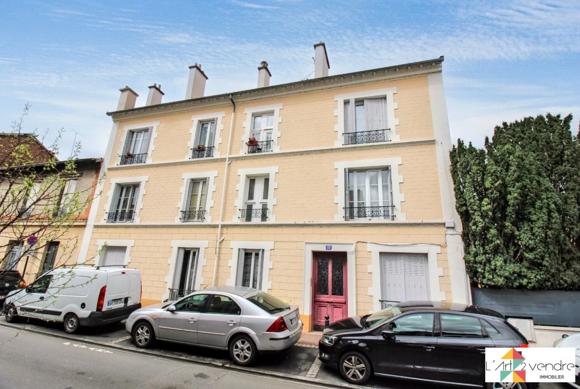 Appartement 2 pièces rénové avec cave à Alfortville secteur Mairie 