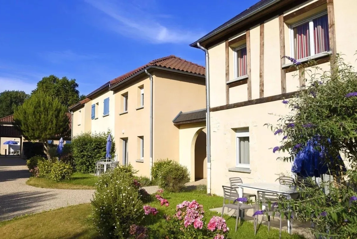 Investissez dans un appartement T2 duplex en résidence de tourisme à Montignac-Lascaux 
