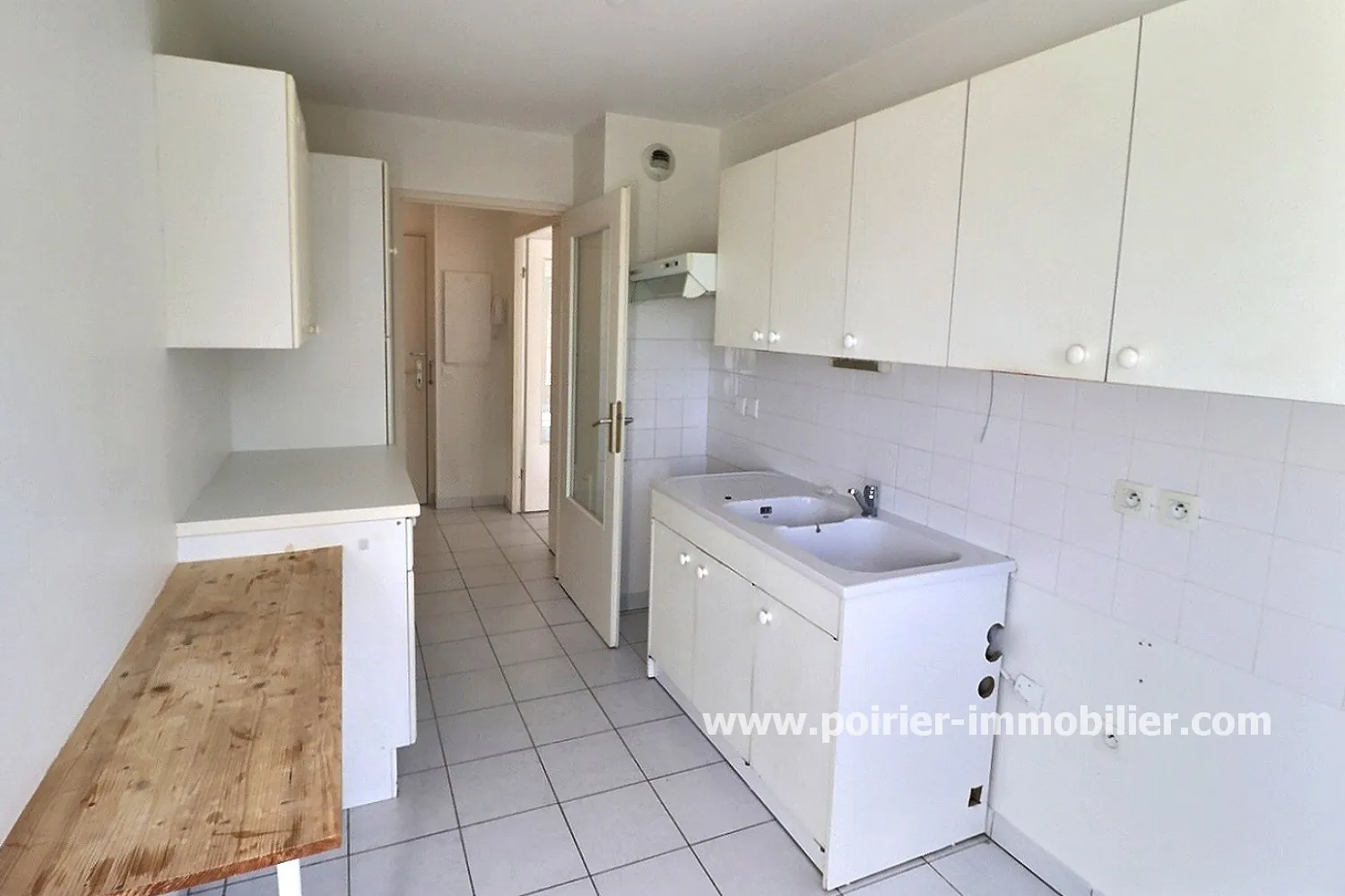 Appartement T3 lumineux de 64,71 m² avec balcon à Ville la Grand 