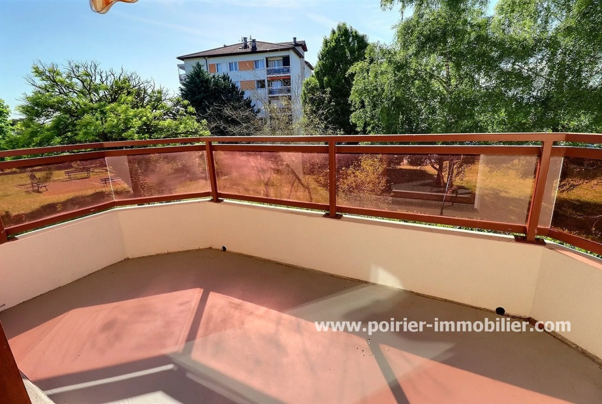 Appartement T3 lumineux de 64,71 m² avec balcon à Ville la Grand 