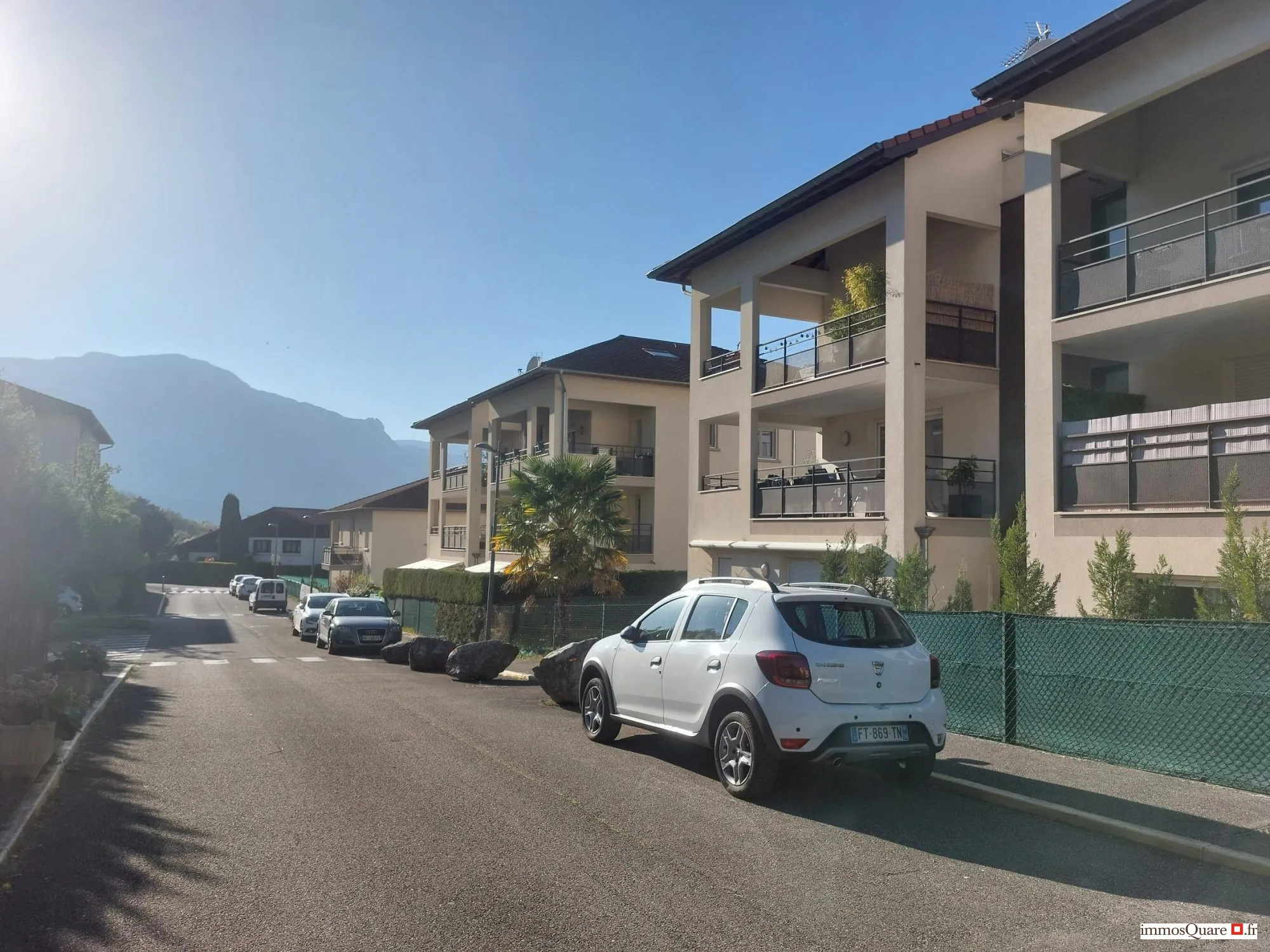 Appartement 2 pièces avec terrasse à Eybens – Résidence avec ascenseur et parking privé 