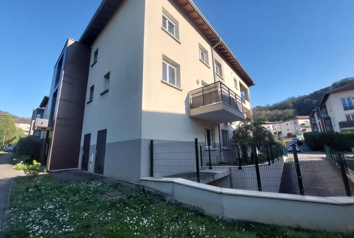 Appartement 2 pièces avec terrasse à Eybens – Résidence avec ascenseur et parking privé 