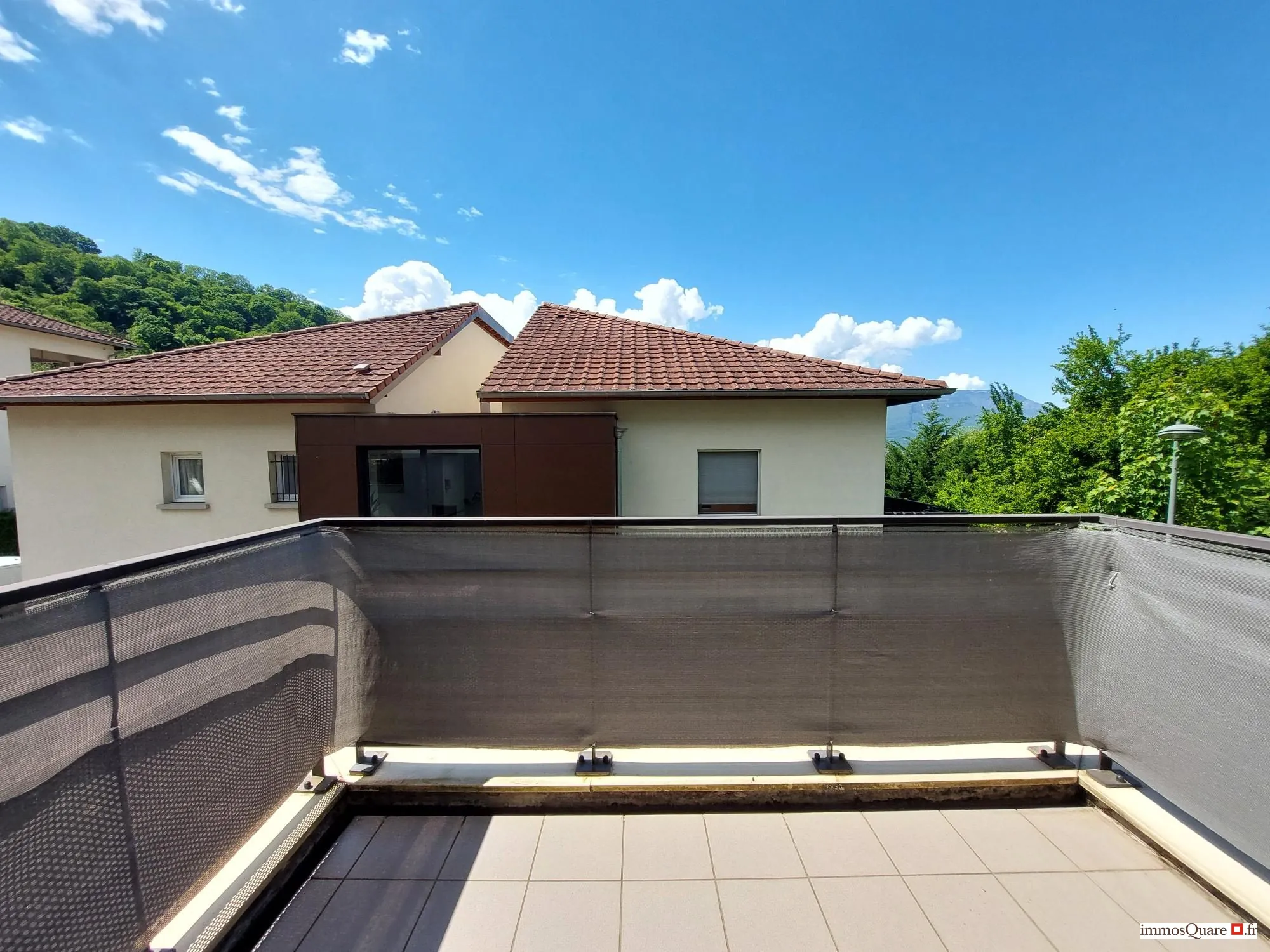 Appartement 2 pièces avec terrasse à Eybens – Résidence avec ascenseur et parking privé 