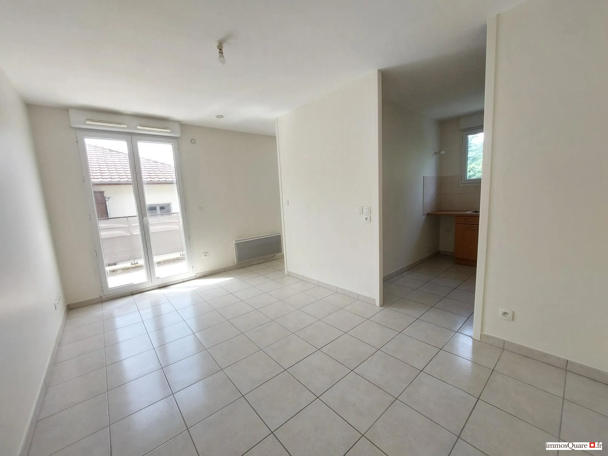 Appartement 2 pièces avec terrasse à Eybens – Résidence avec ascenseur et parking privé 