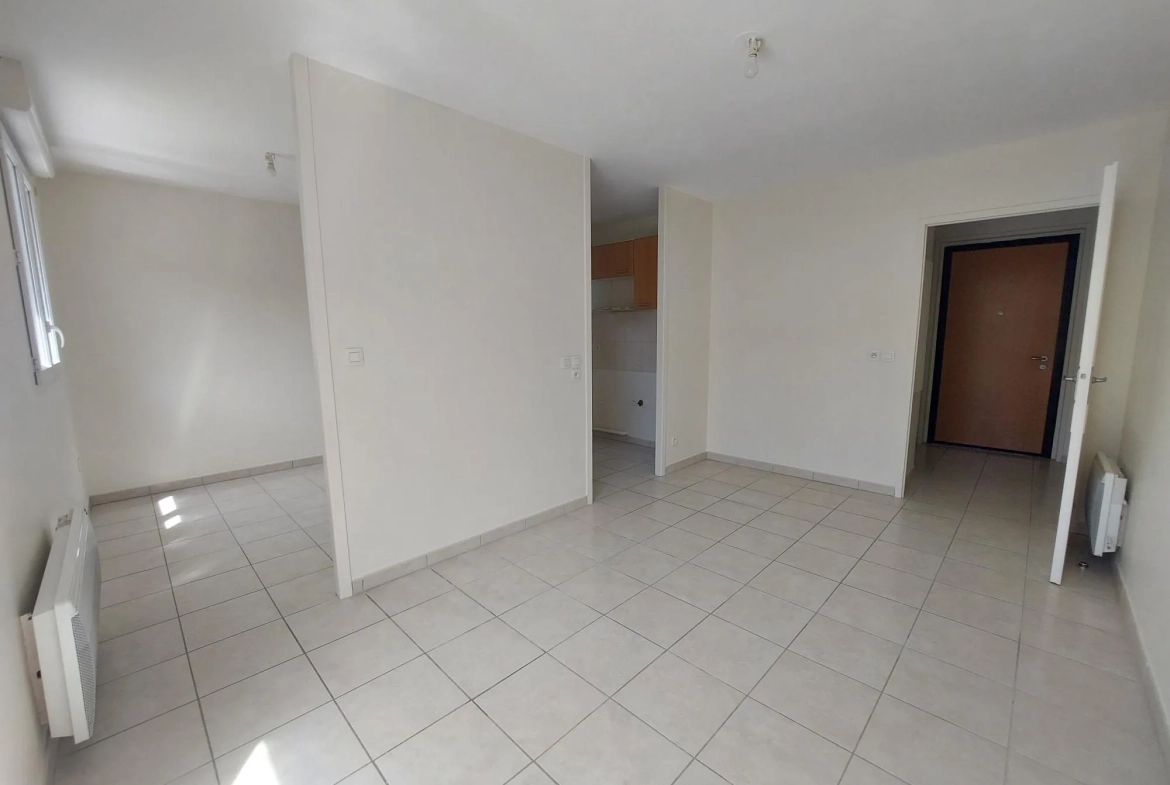 Appartement 2 pièces avec terrasse à Eybens – Résidence avec ascenseur et parking privé 