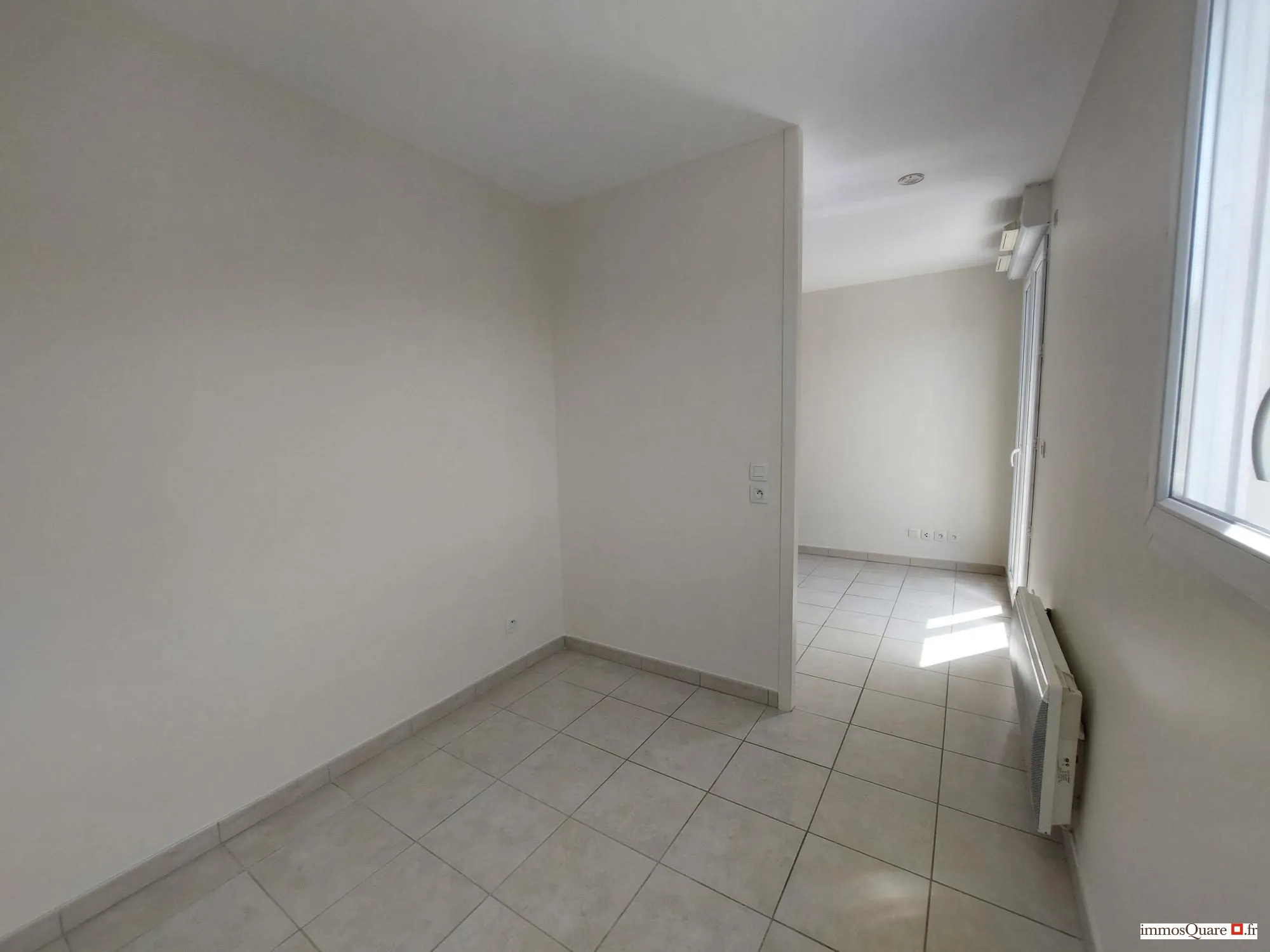 Appartement 2 pièces avec terrasse à Eybens – Résidence avec ascenseur et parking privé 
