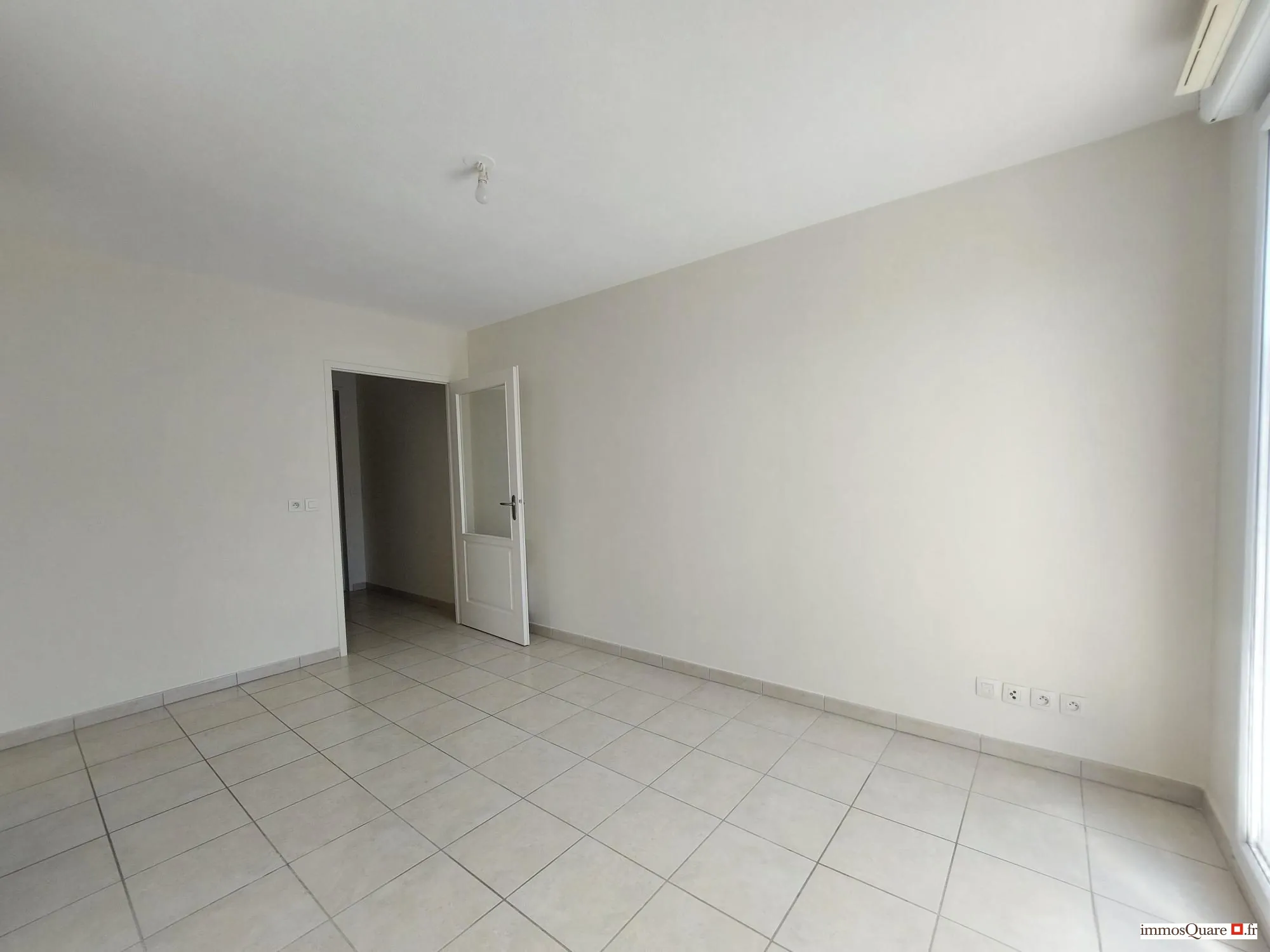 Appartement 2 pièces avec terrasse à Eybens – Résidence avec ascenseur et parking privé 