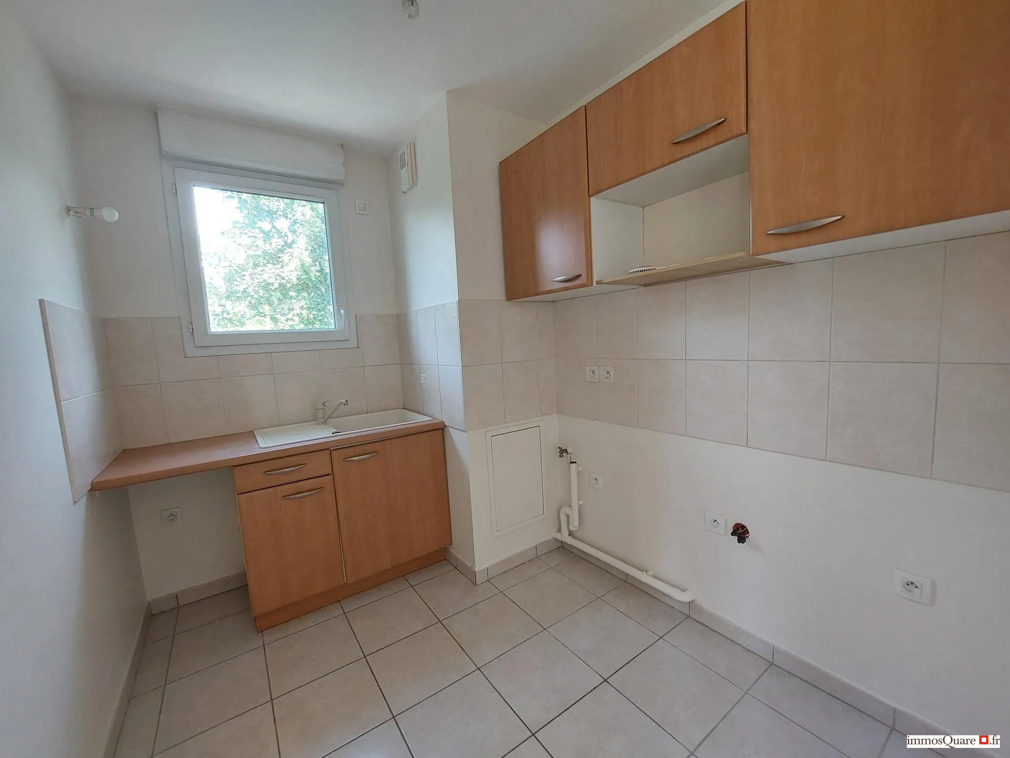 Appartement 2 pièces avec terrasse à Eybens – Résidence avec ascenseur et parking privé 