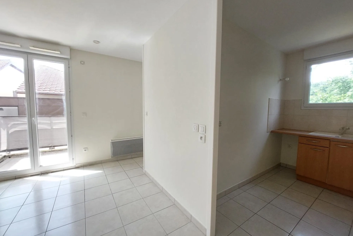 Appartement 2 pièces avec terrasse à Eybens – Résidence avec ascenseur et parking privé 