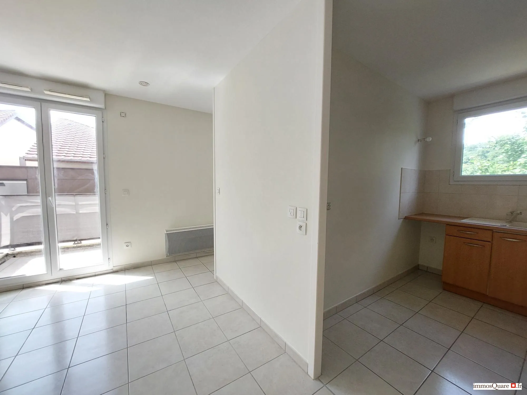 Appartement 2 pièces avec terrasse à Eybens – Résidence avec ascenseur et parking privé 