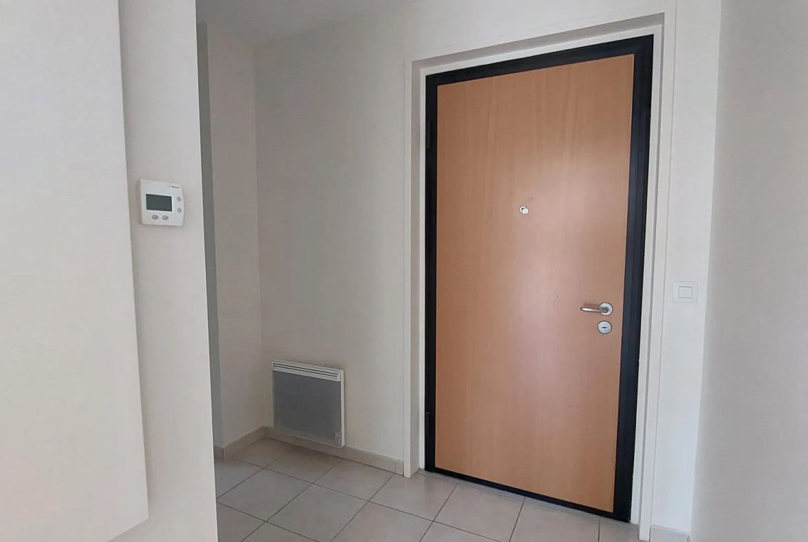 Appartement 2 pièces avec terrasse à Eybens – Résidence avec ascenseur et parking privé 