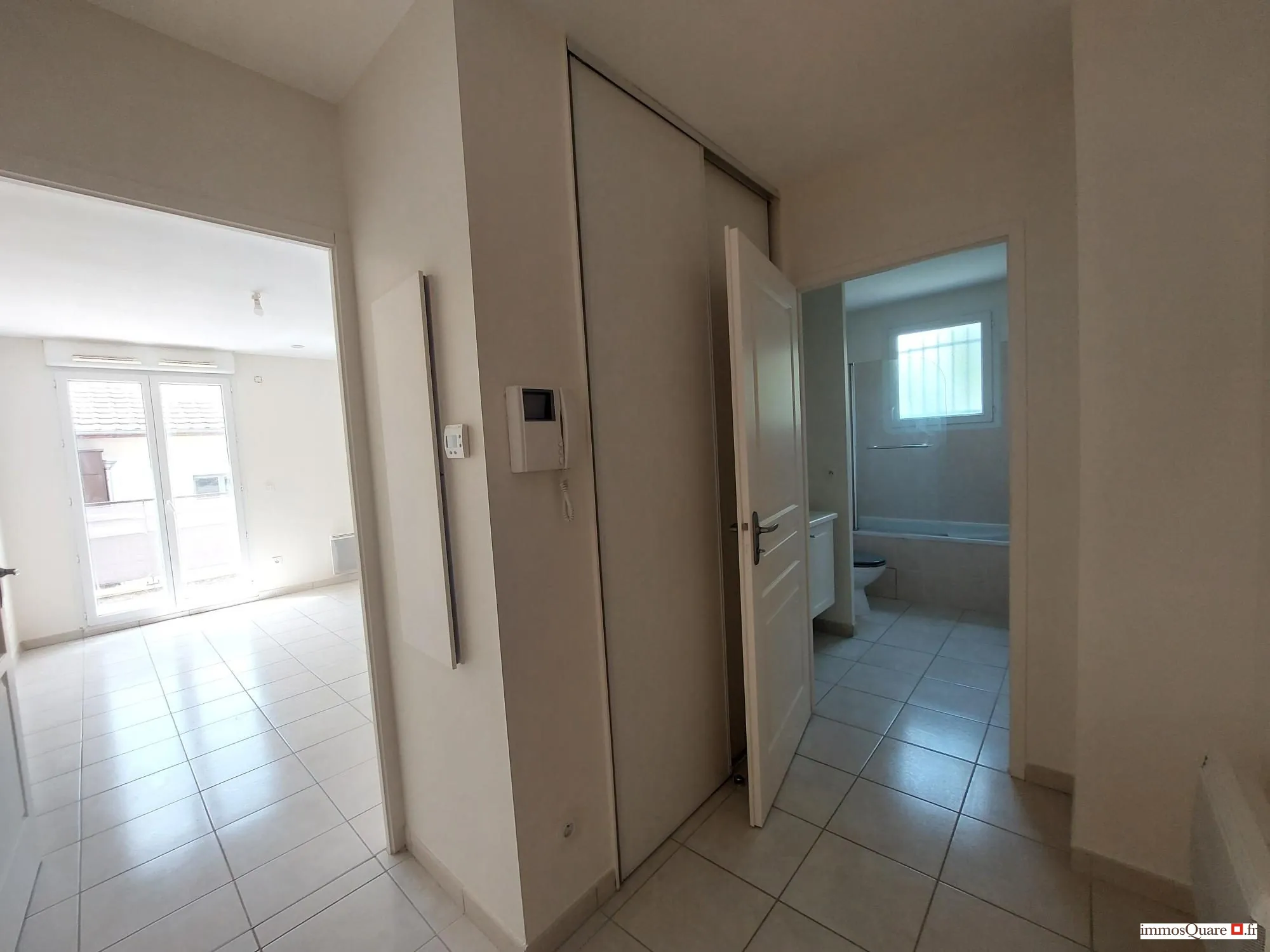 Appartement 2 pièces avec terrasse à Eybens – Résidence avec ascenseur et parking privé 