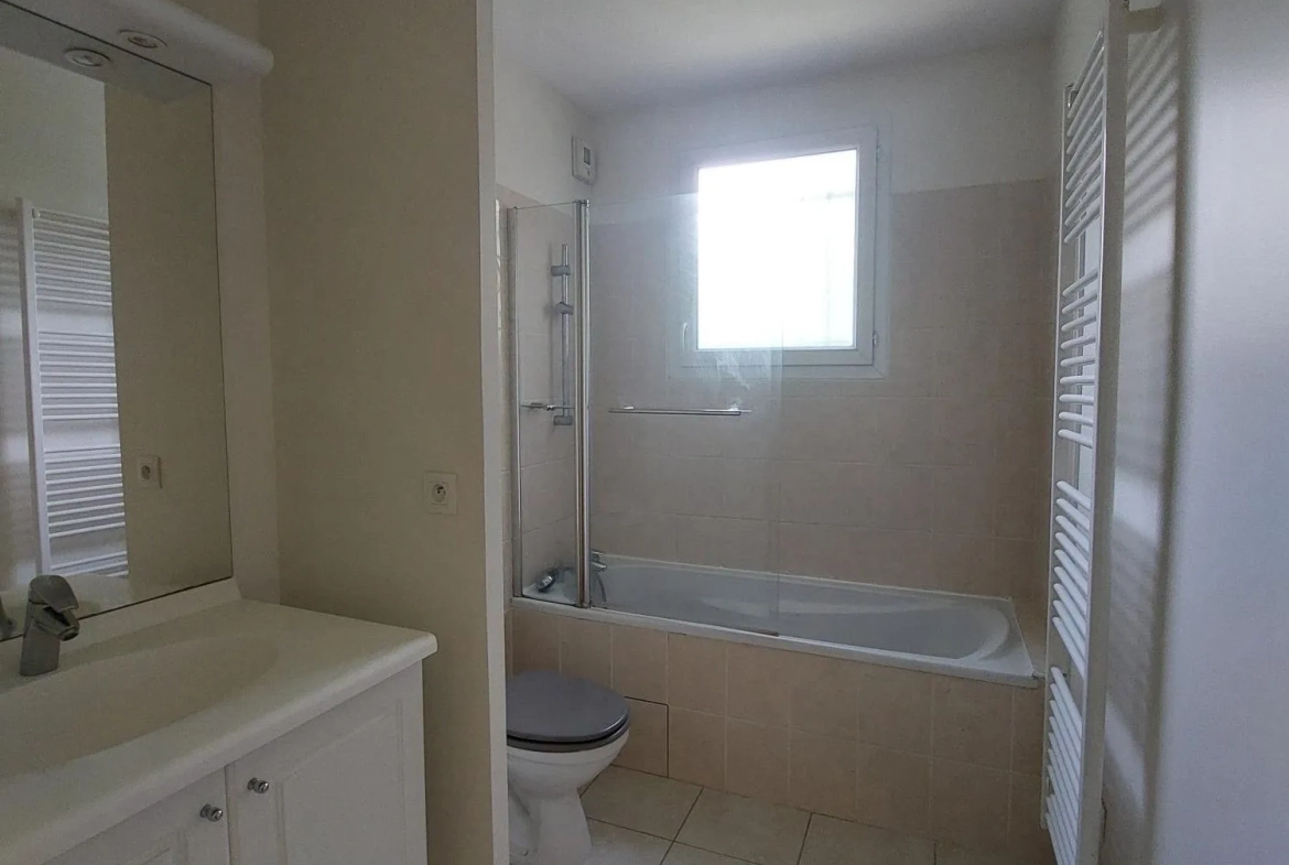 Appartement 2 pièces avec terrasse à Eybens – Résidence avec ascenseur et parking privé 