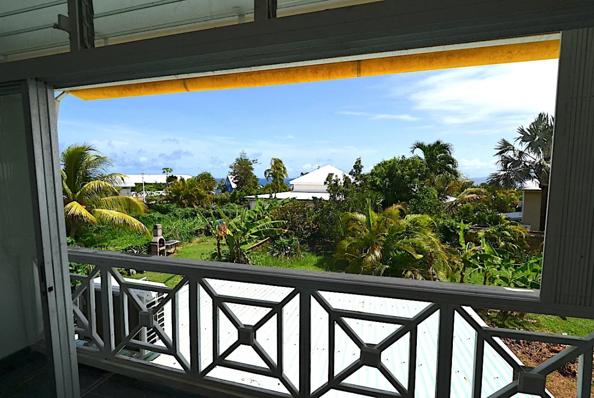 Studio lumineux avec vue mer au dernier étage à Le Gosier 