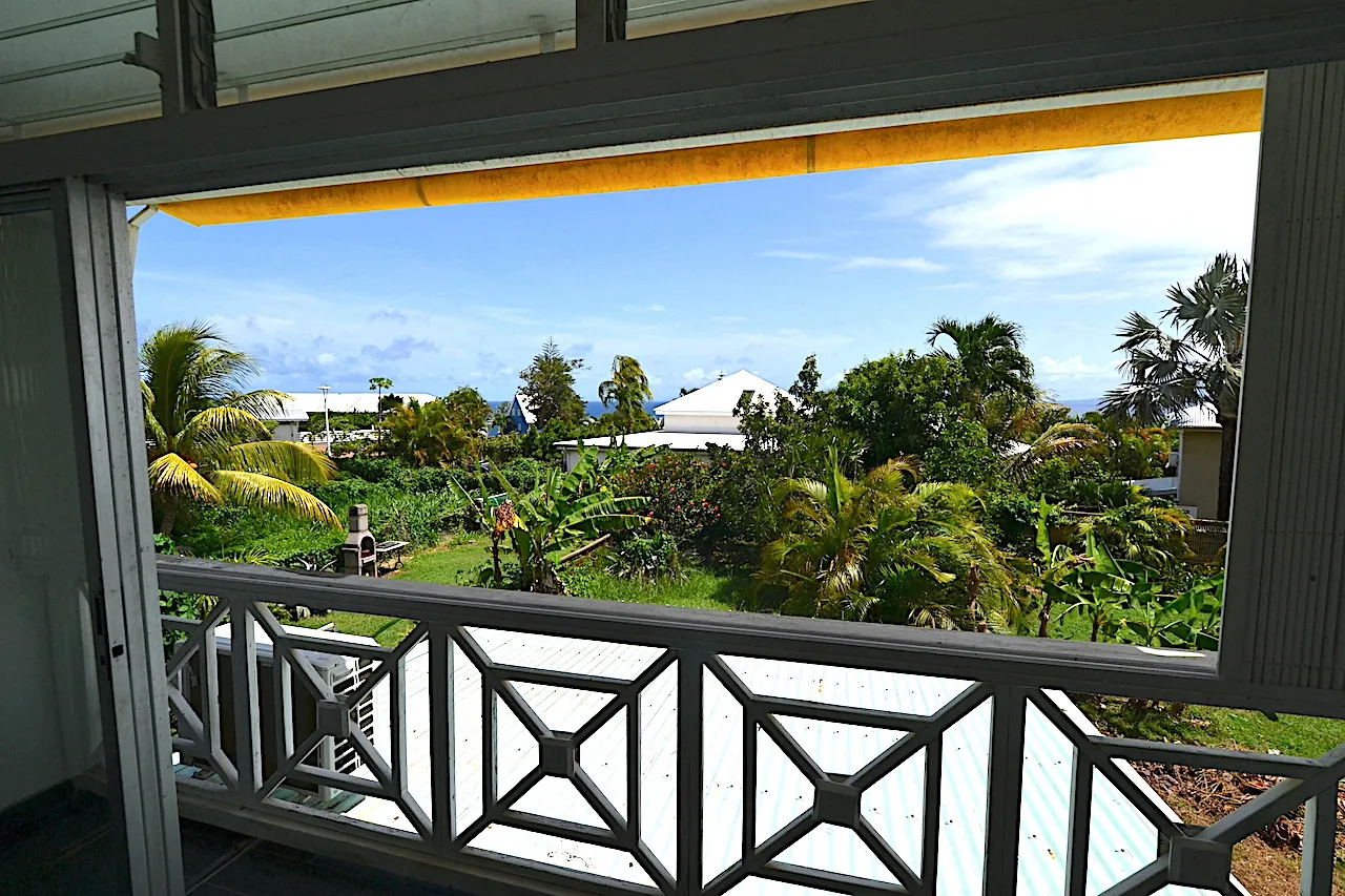 Studio lumineux avec vue mer au dernier étage à Le Gosier 