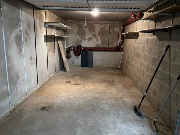 Garage sécurisé en sous-sol à Bischheim avec prise électrique