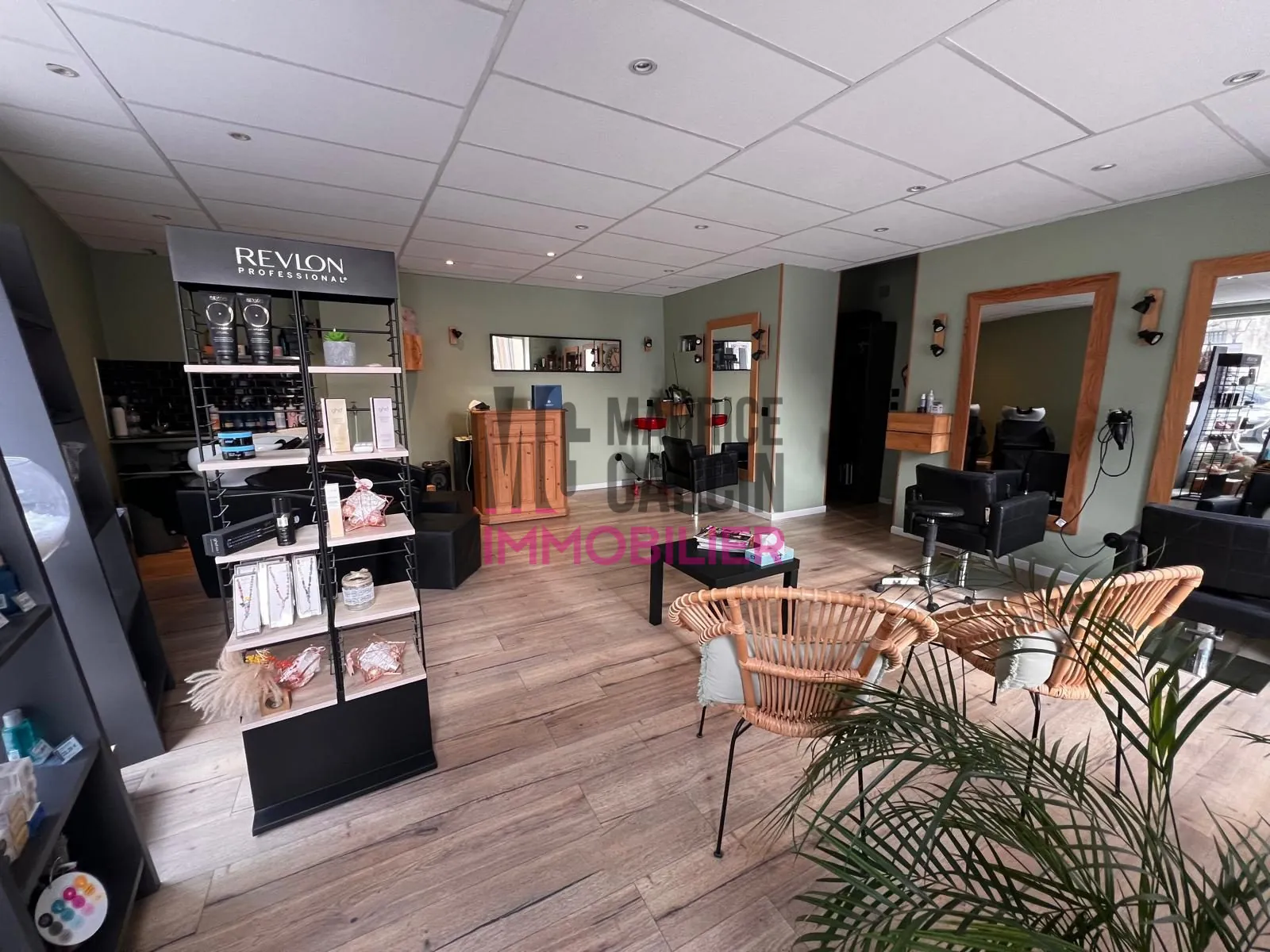 Fonds de commerce à vendre à Graveson pour salon de coiffure ou esthétique 
