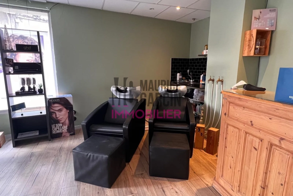 Fonds de commerce à vendre à Graveson pour salon de coiffure ou esthétique 