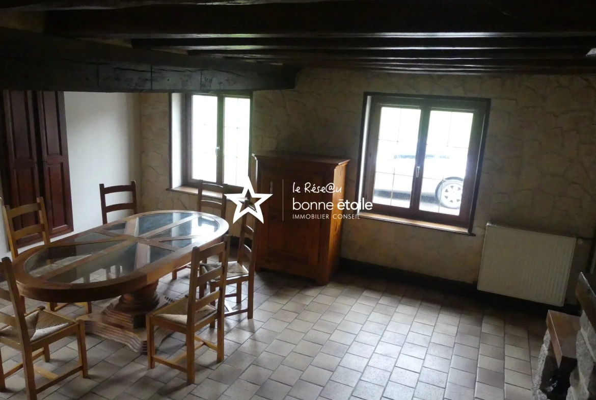 Fermette à vendre au pied de la forêt de Bellême avec 4 chambres et terrain privé 