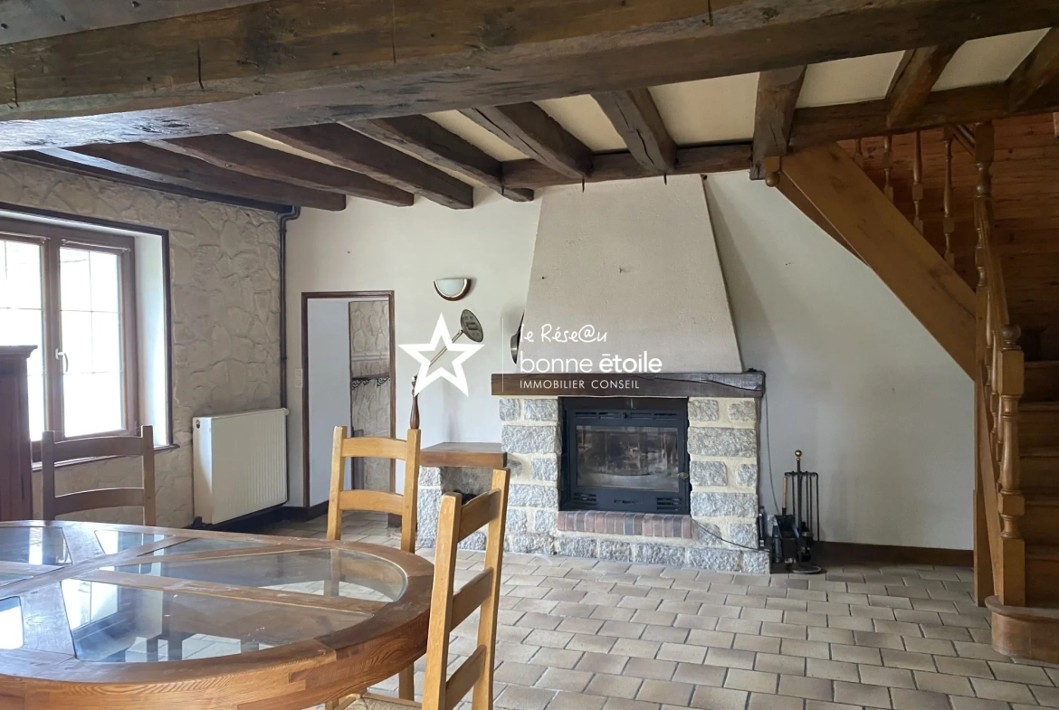 Fermette à vendre au pied de la forêt de Bellême avec 4 chambres et terrain privé 