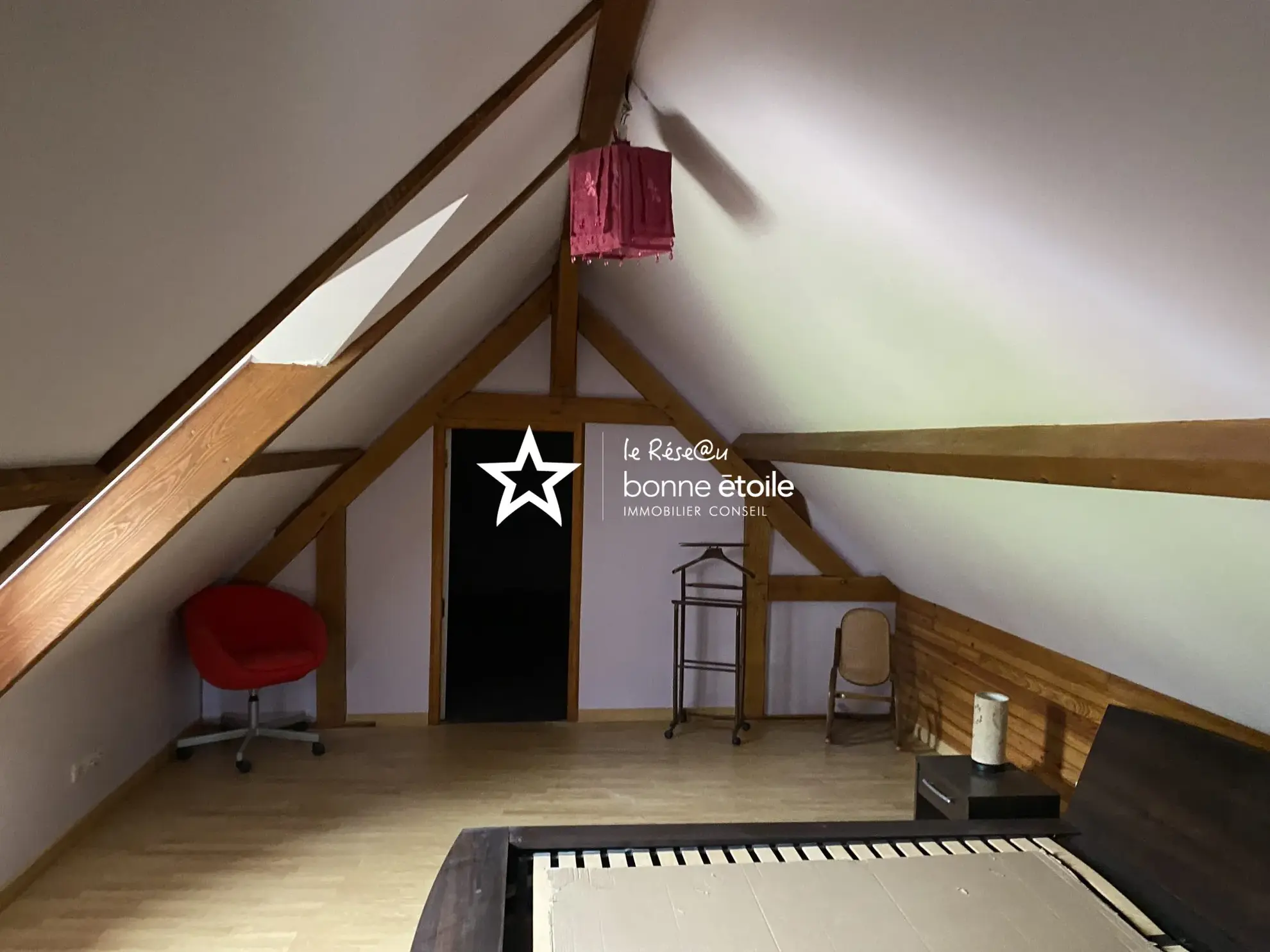 Fermette à vendre au pied de la forêt de Bellême avec 4 chambres et terrain privé 