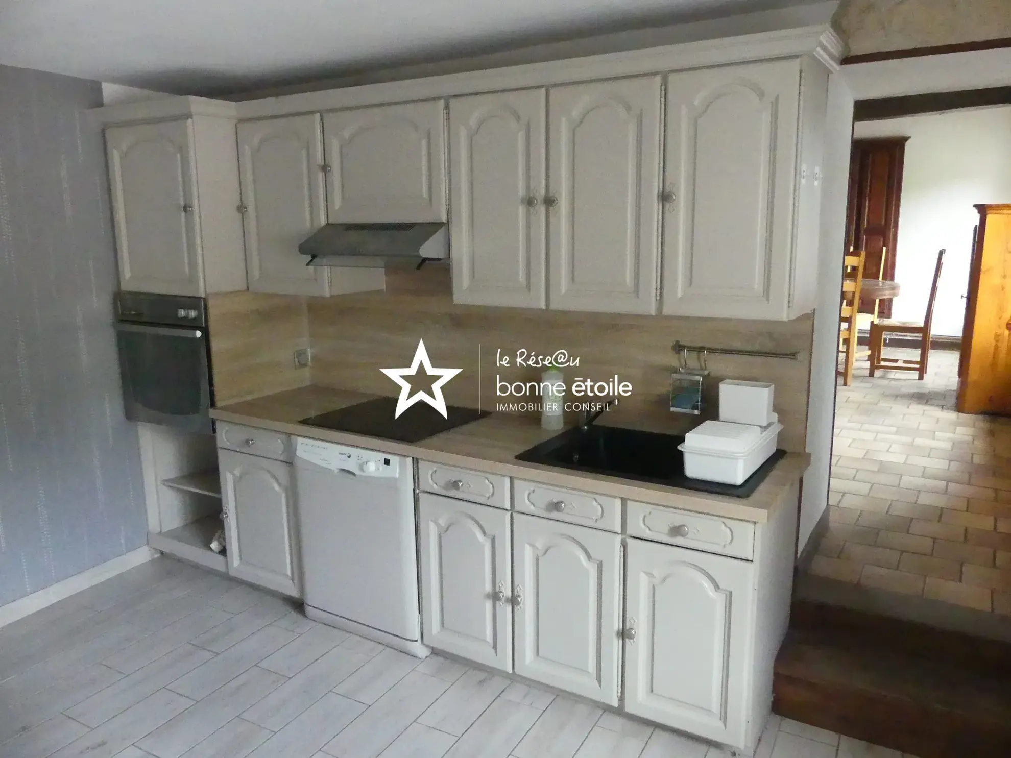 Fermette à vendre au pied de la forêt de Bellême avec 4 chambres et terrain privé 