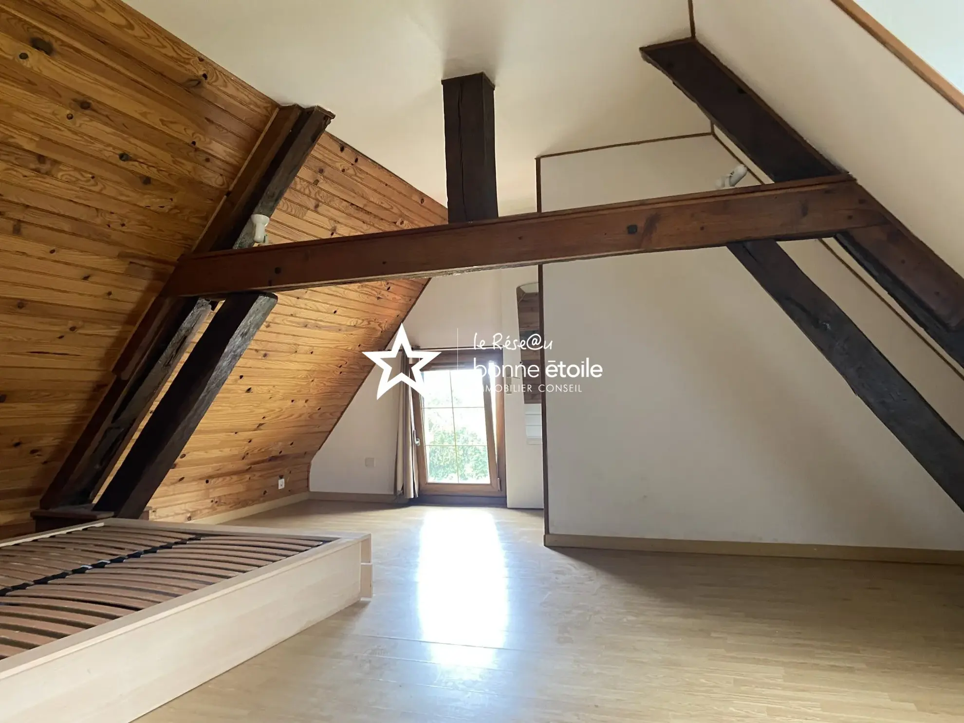 Fermette à vendre au pied de la forêt de Bellême avec 4 chambres et terrain privé 
