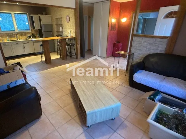 Maison T5 avec grand potentiel à Saint-Denis-de-Palin près Dun-Sur-Auron 