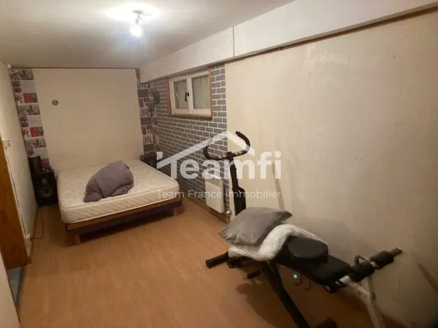 Maison T5 avec grand potentiel à Saint-Denis-de-Palin près Dun-Sur-Auron 