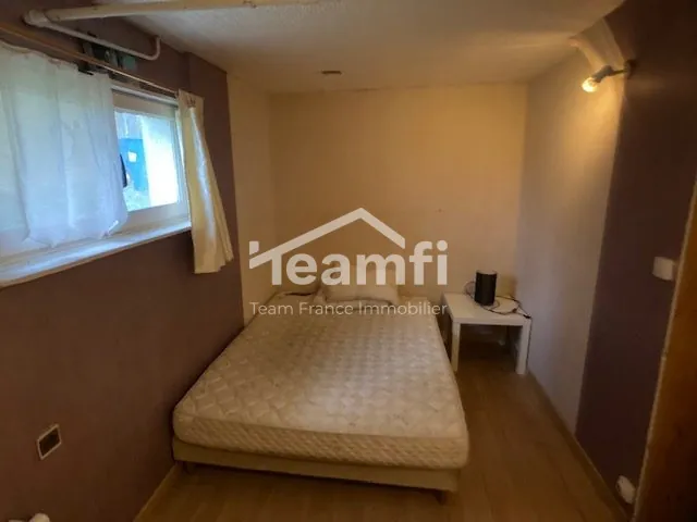 Maison T5 avec grand potentiel à Saint-Denis-de-Palin près Dun-Sur-Auron 