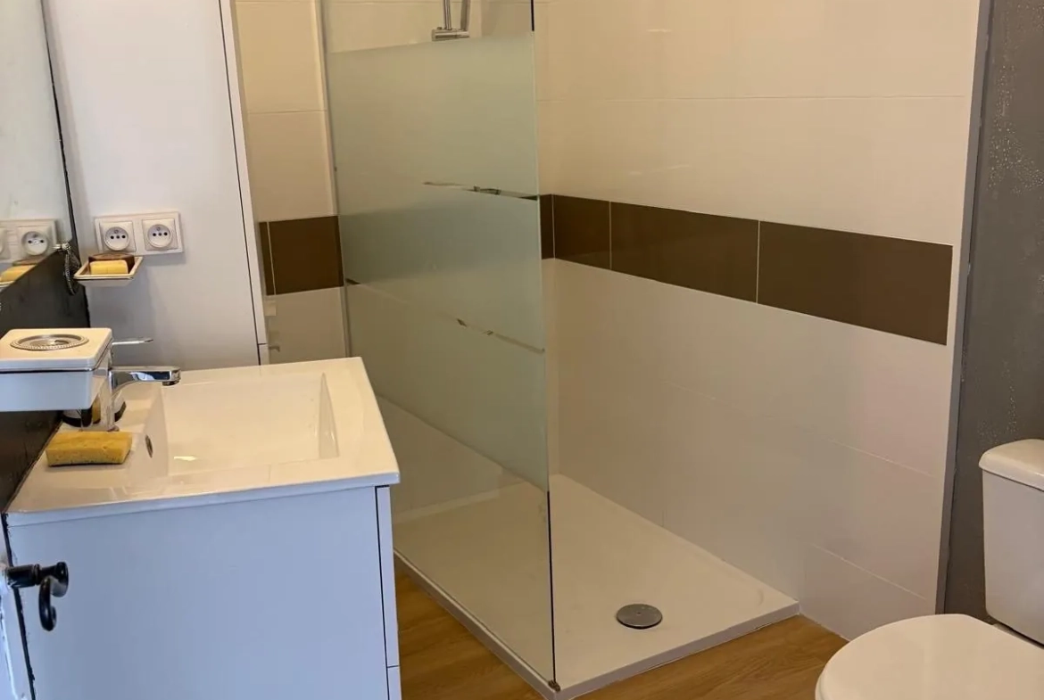 Maison de village spacieuse de 139 m² à Aigues Vives - Idéale famille ou colocation 