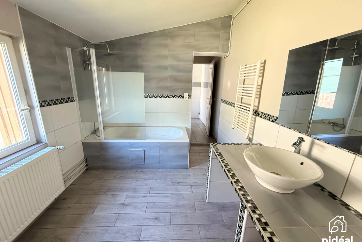 Maison individuelle à vendre avec jardin à Hautmont - 120 m² 