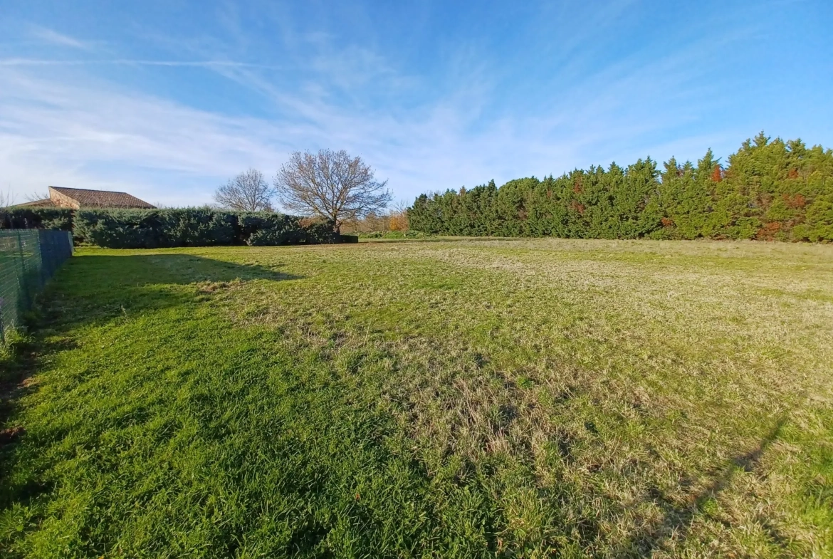 Terrain constructible à Tarabel avec vue sur la campagne - 1020 m² 