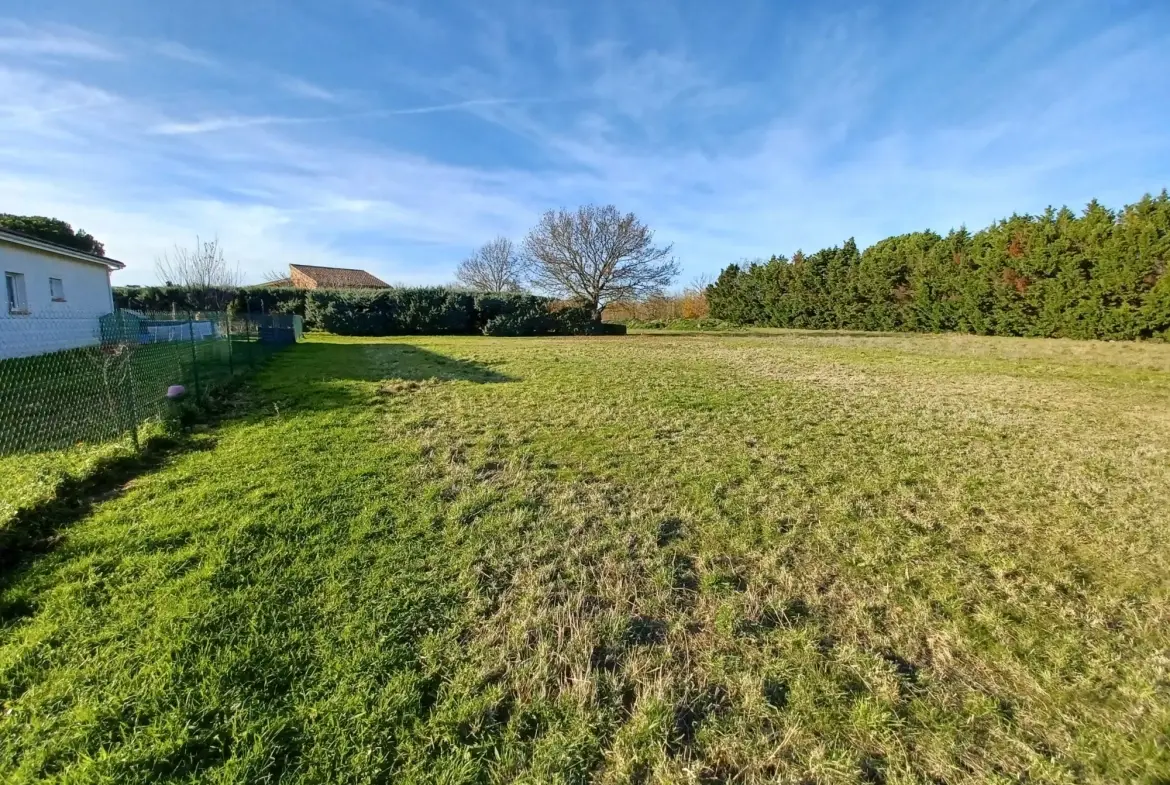 Terrain constructible à Tarabel avec vue sur la campagne - 1020 m² 