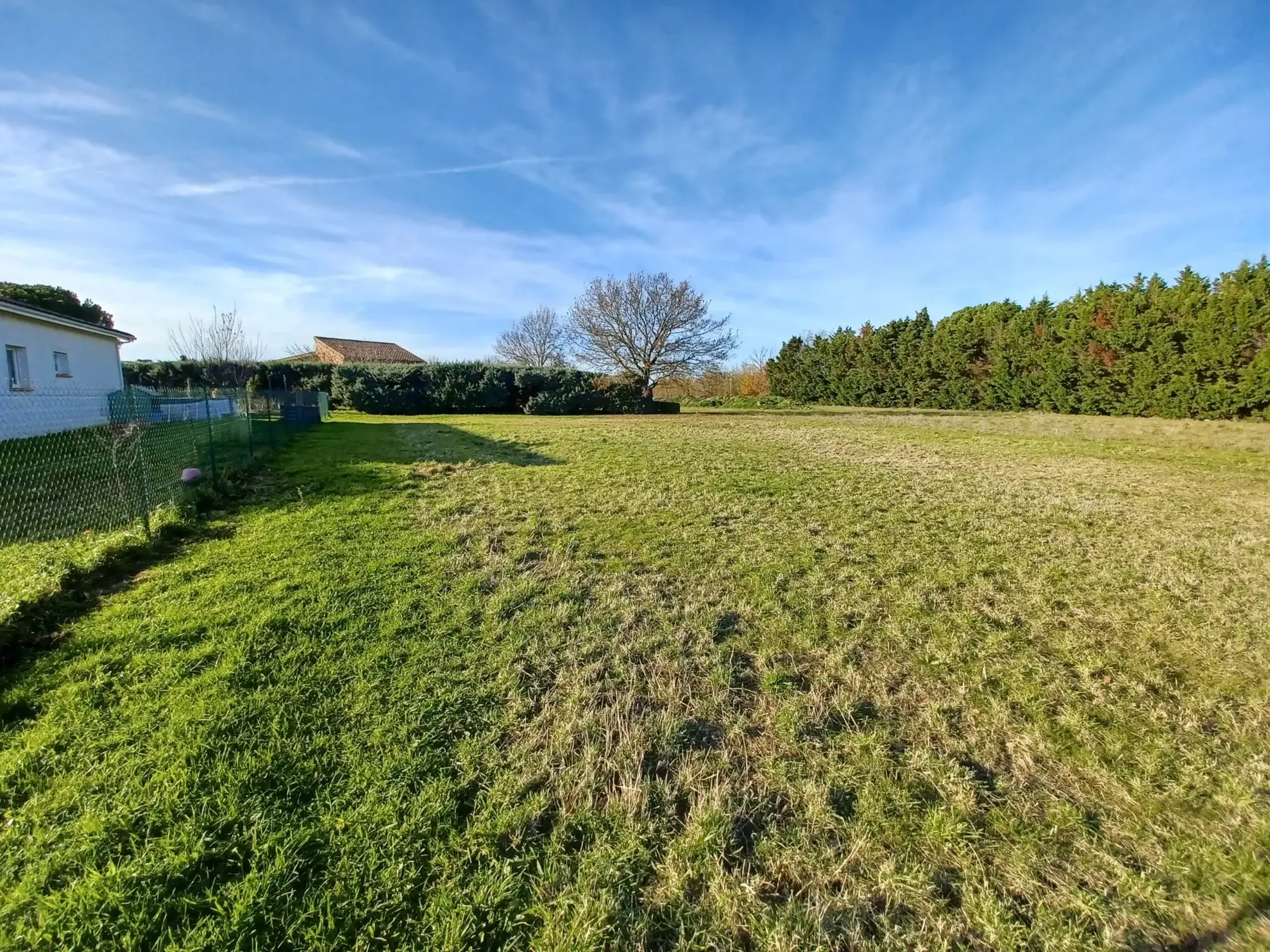 Terrain constructible à Tarabel avec vue sur la campagne - 1020 m² 