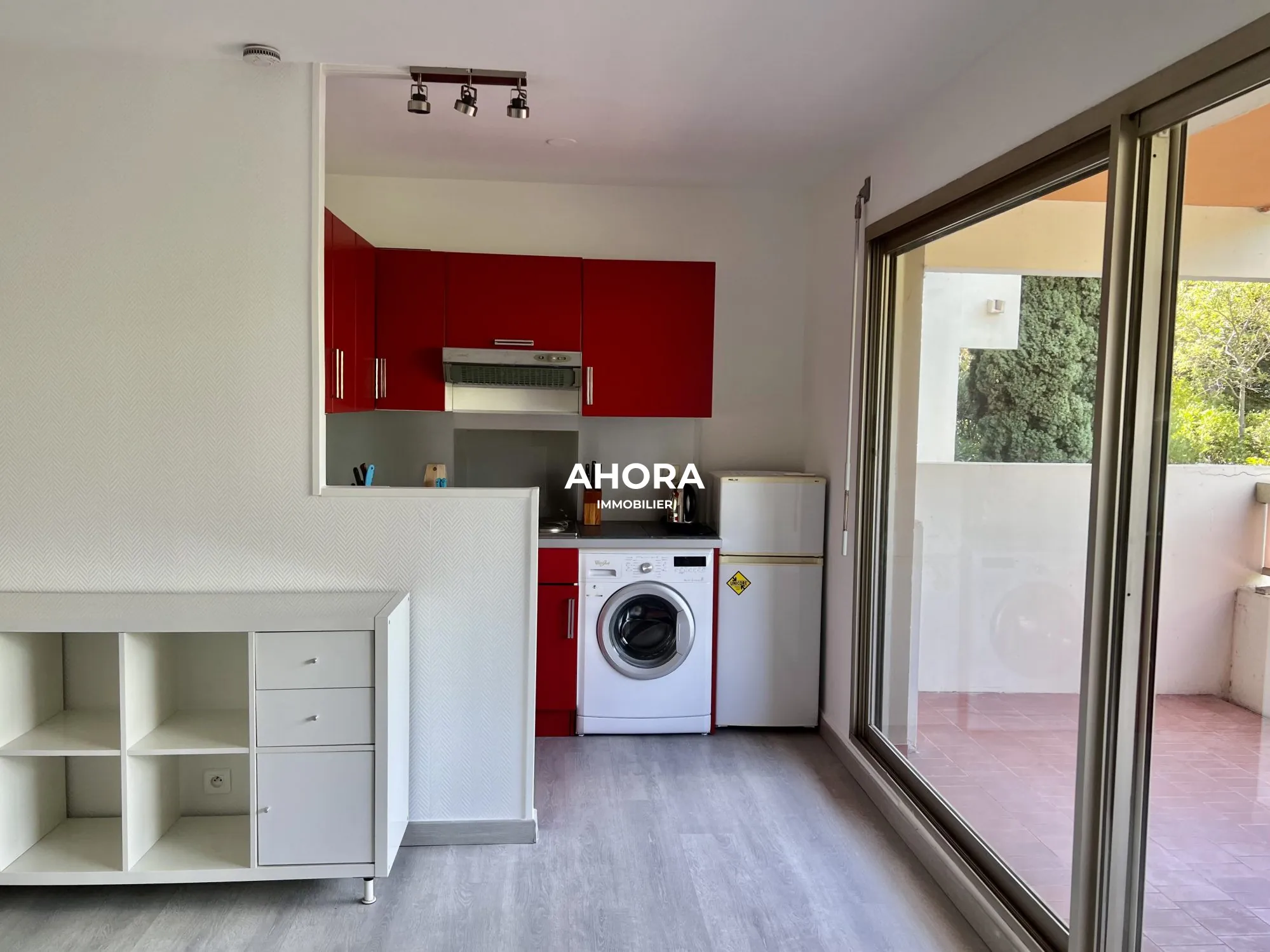 Studio à vendre à Marseille 9ème dans résidence avec piscine et cave 