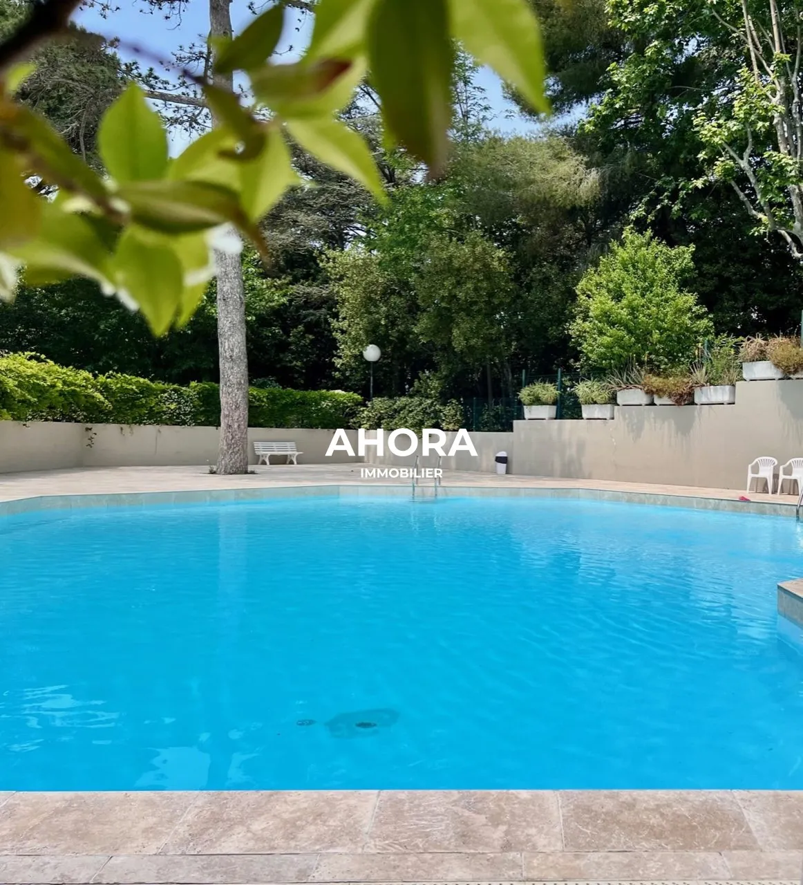 Studio à vendre à Marseille 9ème dans résidence avec piscine et cave 