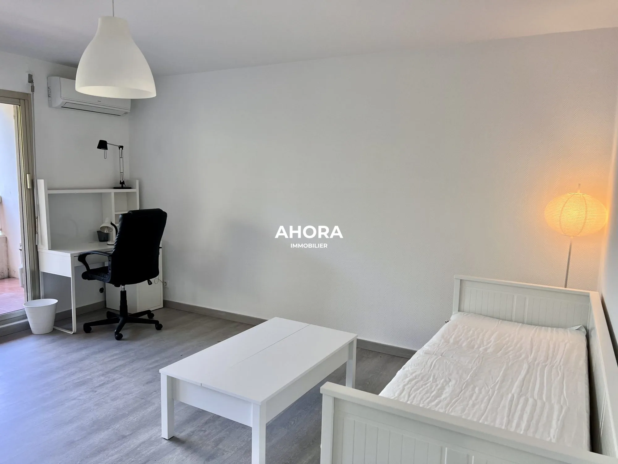 Studio à vendre à Marseille 9ème dans résidence avec piscine et cave 