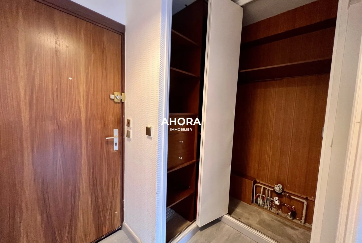 Studio à vendre à Marseille 9ème dans résidence avec piscine et cave 