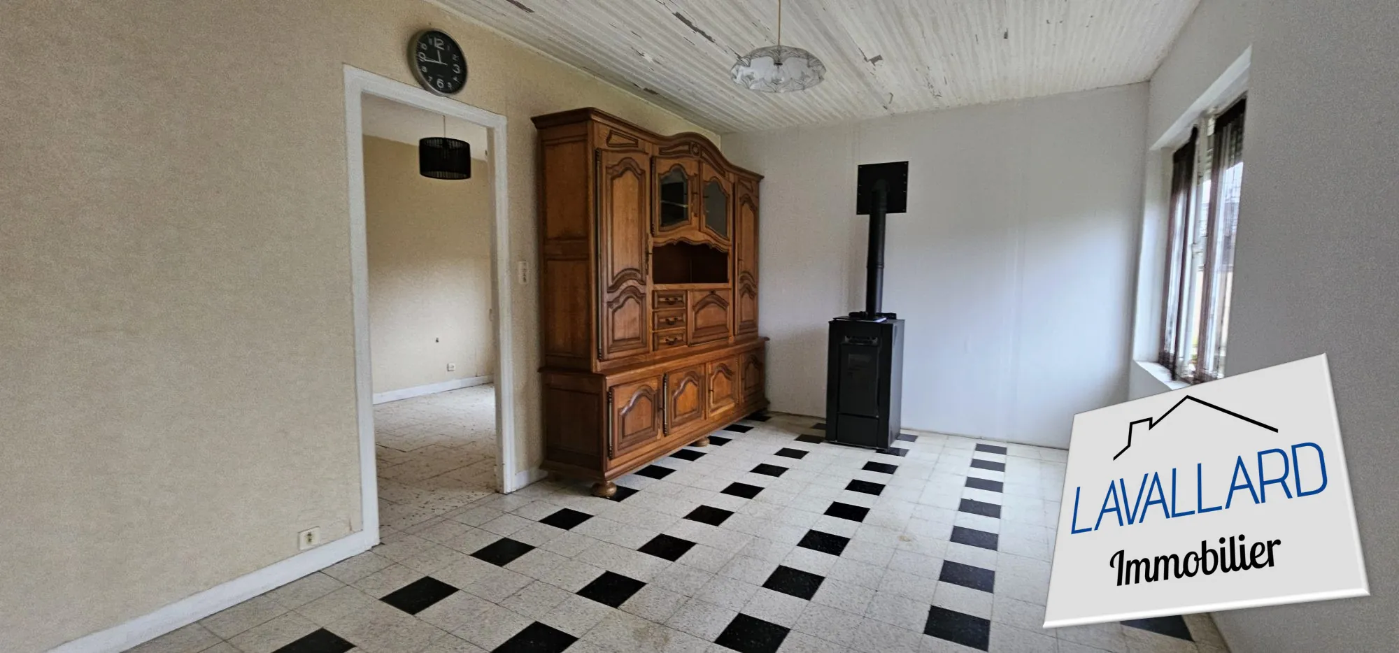 Maison de plain-pied à rénover à Canaples avec jardin et dépendance 