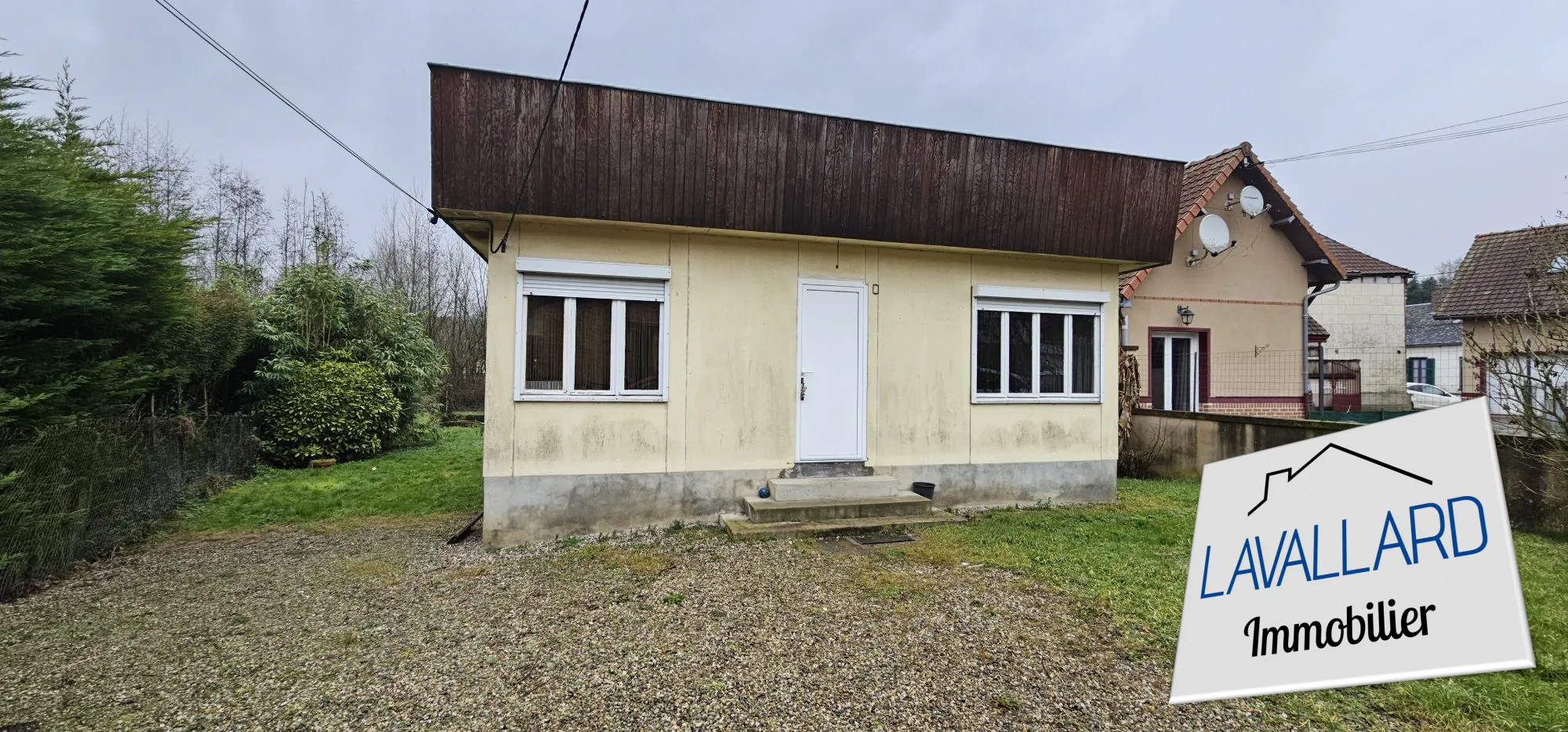 Maison de plain-pied à rénover à Canaples avec jardin et dépendance 
