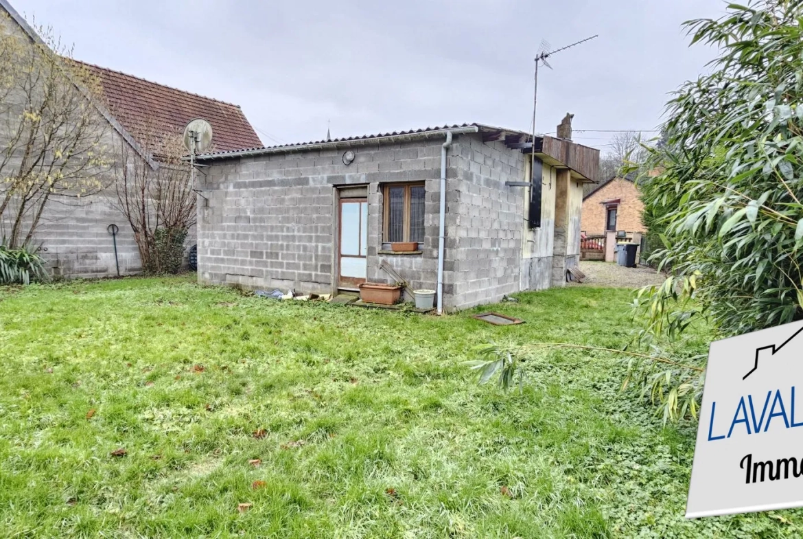 Maison de plain-pied à rénover à Canaples avec jardin et dépendance 