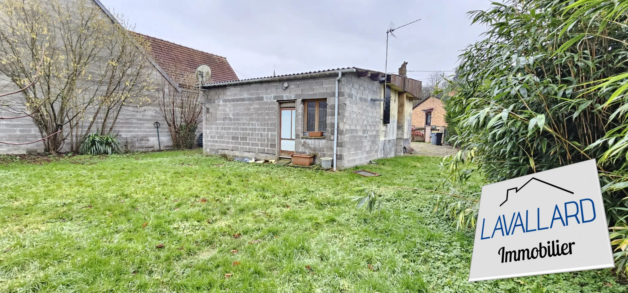 Maison de plain-pied à rénover à Canaples avec jardin et dépendance 