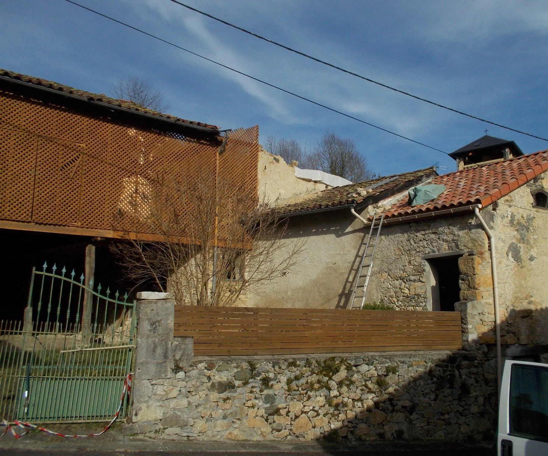 Maison à rénover avec grange à Aspet – potentiel élevé 