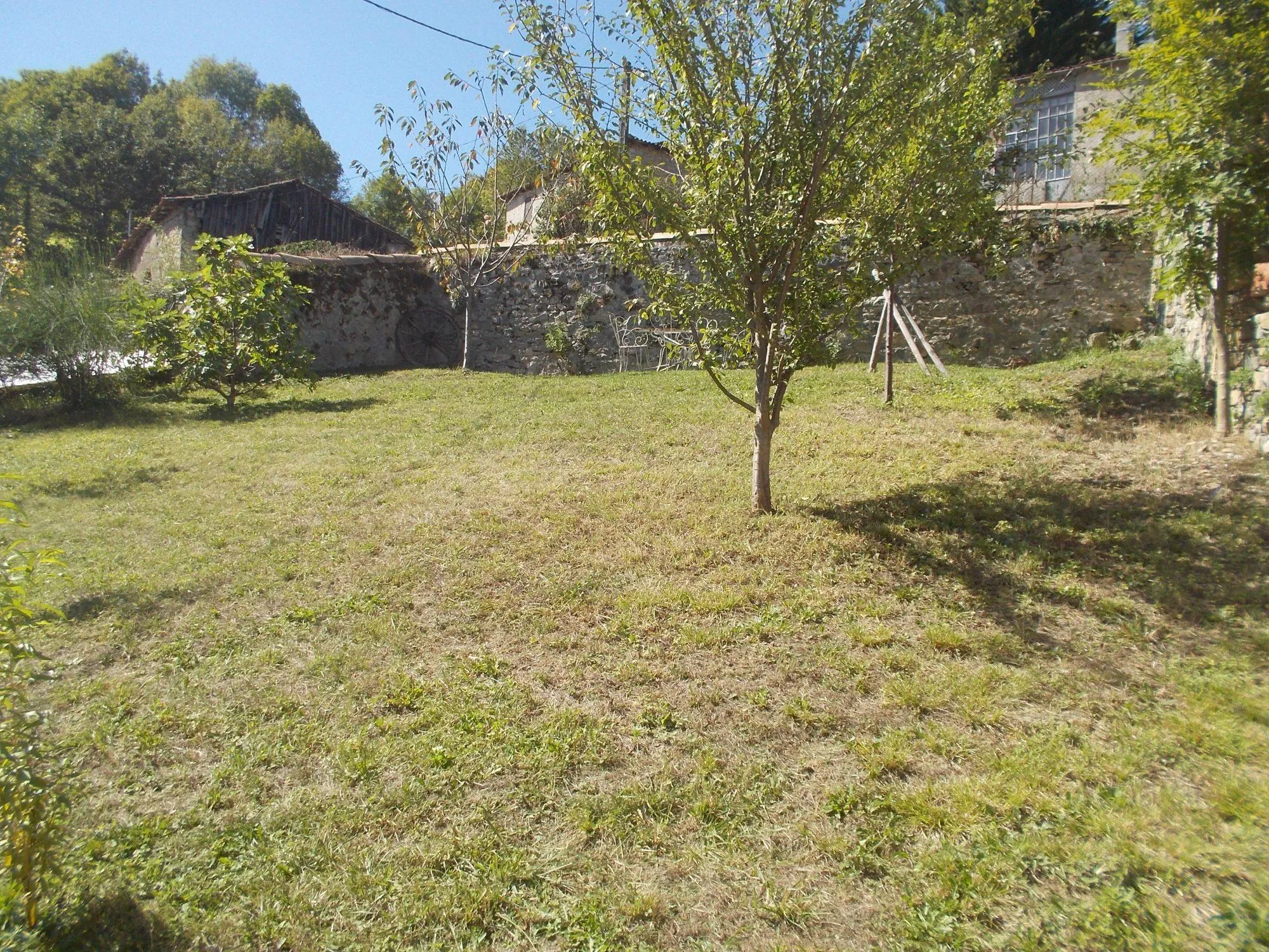 Maison à rénover avec grange à Aspet – potentiel élevé 