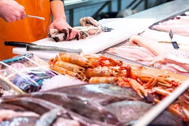 Fonds de commerce de poissonnerie à vendre dans l'Essonne, emplacement de premier choix 