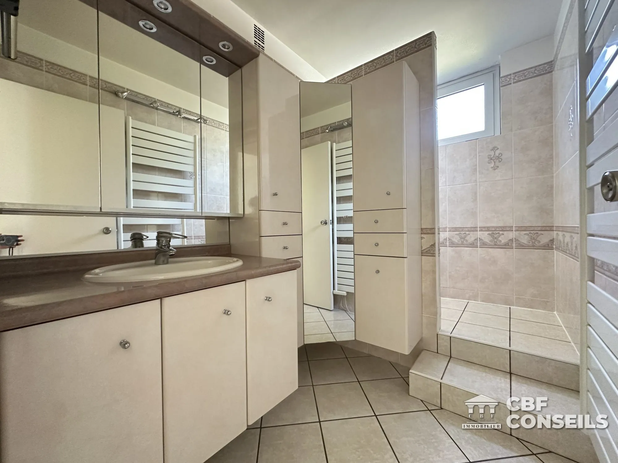 Appartement T3 lumineux à vendre à Beaumont avec garage et cave 